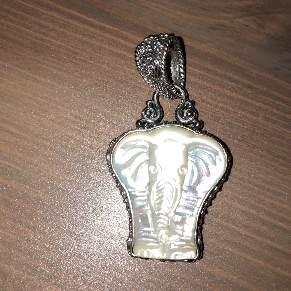 Elephant pendent